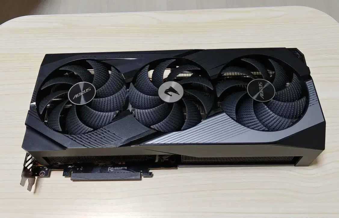 기가바이트 4070 ti super 마스터